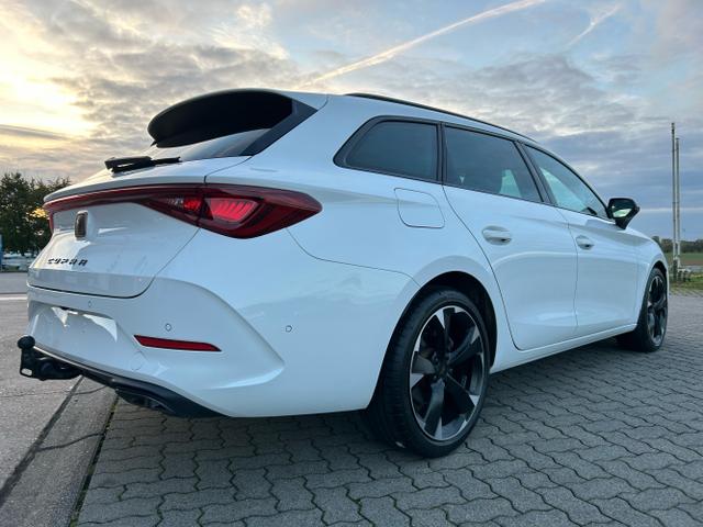 CUPRA / Leon Sportstourer / Weiß / / / 1.5 eTSI DSG / AHK Full Link