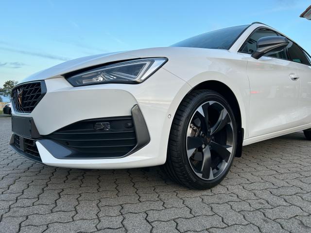 CUPRA / Leon Sportstourer / Weiß / / / 1.5 eTSI DSG / AHK Full Link