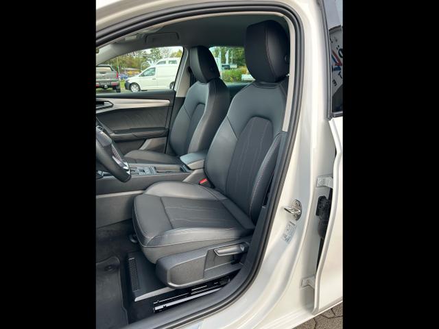 CUPRA / Leon Sportstourer / Weiß / / / 1.5 eTSI DSG / Anhängerkupplung