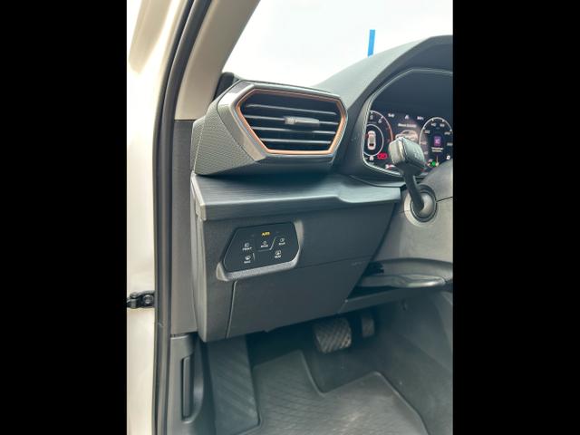 CUPRA / Leon Sportstourer / Weiß / / / 1.5 eTSI DSG / Anhängerkupplung