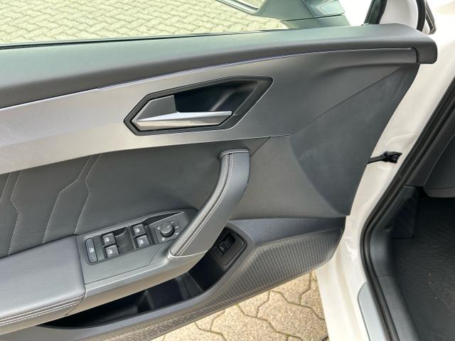 CUPRA / Leon Sportstourer / Weiß / / / 1.5 eTSI DSG / Anhängerkupplung