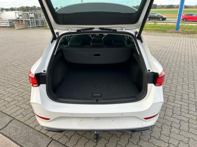 CUPRA / Leon Sportstourer / Weiß / / / 1.5 eTSI DSG / Anhängerkupplung