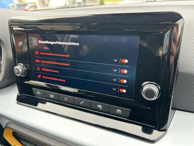 Seat / Arona / Weiß / / / 1.0 TSI / SHZ Full Link