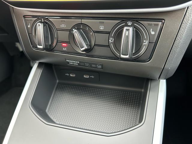 Seat / Arona / Weiß / / / 1.0 TSI / SHZ Full Link