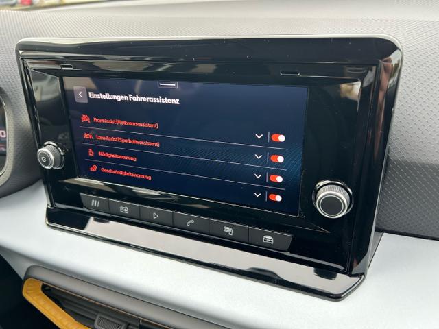 Seat / Arona / Grau / / / 1.0 TSI / Sitzheizung