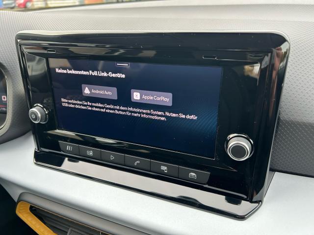 Seat / Arona / Grau / / / 1.0 TSI / Sitzheizung