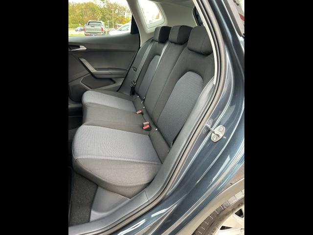 Seat / Arona / Grau / / / 1.0 TSI / Sitzheizung