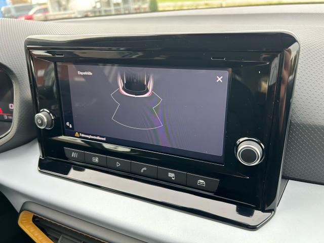 Seat / Arona / Weiß / / / 1.0 TSI / Vorbereitung AHK