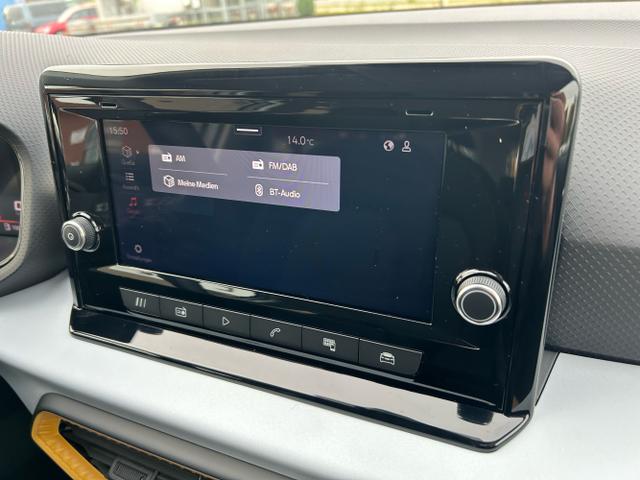 Seat / Arona / Weiß / / / 1.0 TSI / Vorbereitung AHK