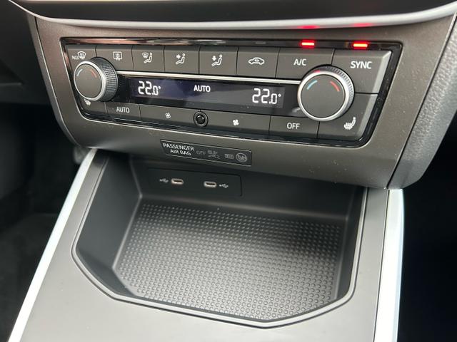 Seat / Arona / Weiß / / / 1.0 TSI / Vorbereitung AHK