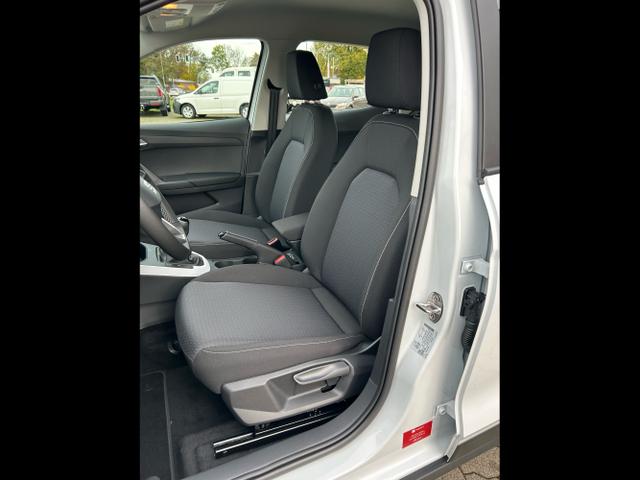 Seat / Arona / Weiß / / / 1.0 TSI / Vorbereitung AHK
