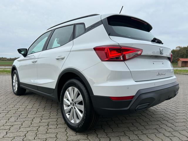 Seat / Arona / Weiß / / / 1.0 TSI / Vorbereitung AHK