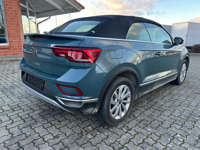 Volkswagen / T-Roc Cabriolet / Blau / / / Cabriolet 1.5 TSI DSG / Windschott 
