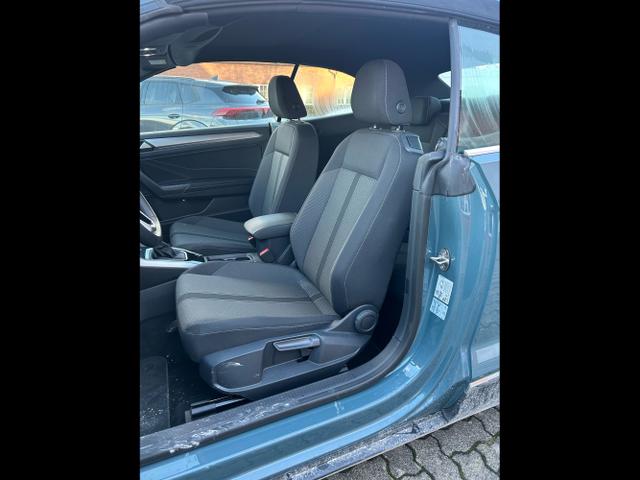 Volkswagen / T-Roc Cabriolet / Blau / / / Cabriolet 1.5 TSI DSG / Windschott 