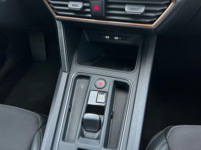 CUPRA / Formentor / Schwarz / / / 1.5 TSI DSG / AHK