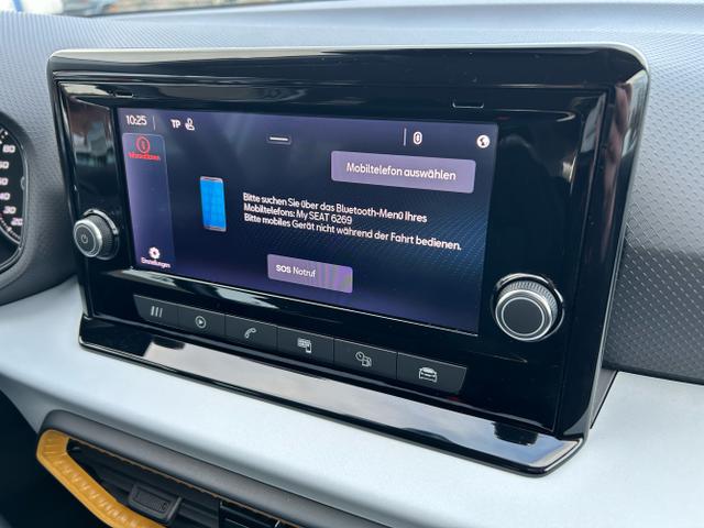 Seat / Arona / Silber / / / 1.0 TSI DSG / Sitzheizung