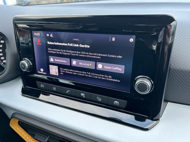 Seat / Arona / Silber / / / 1.0 TSI DSG / Sitzheizung