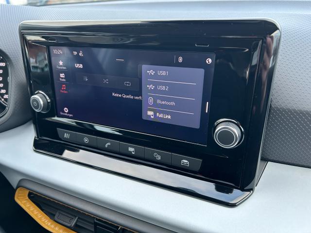 Seat / Arona / Silber / / / 1.0 TSI DSG / Sitzheizung