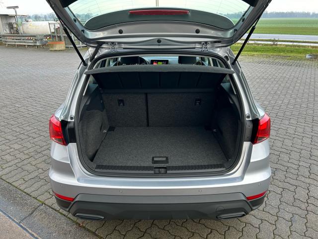 Seat / Arona / Silber / / / 1.0 TSI DSG / Sitzheizung