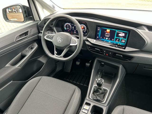 Volkswagen / Caddy / Weiß / / / 1.5 TSI / AHK App-Connect