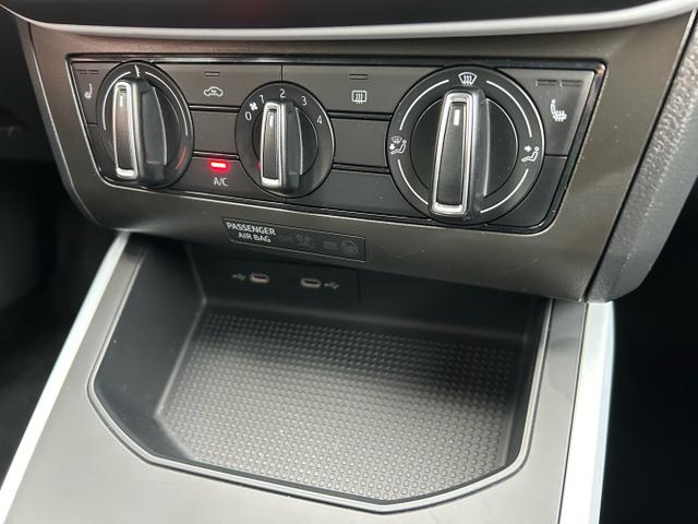 Seat / Arona / Grau / / / 1.0 TSI / Sitzheizung Full Link