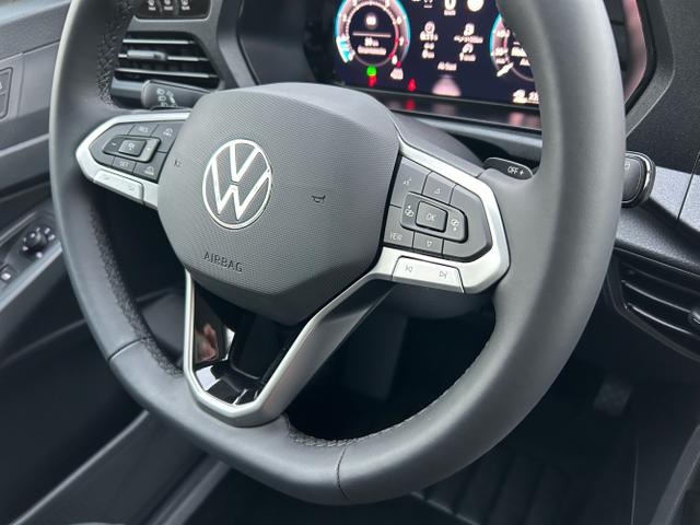 Volkswagen / Caddy / Weiß / / / 1.5 TSI DSG / AHK App-Connect