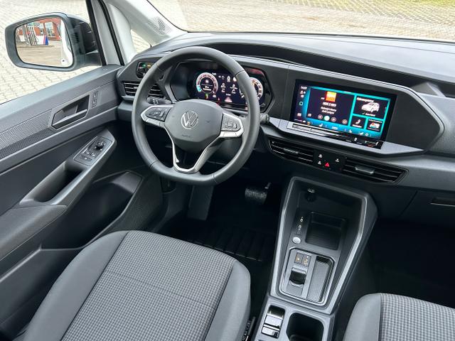 Volkswagen / Caddy / Weiß / / / 1.5 TSI DSG / AHK App-Connect
