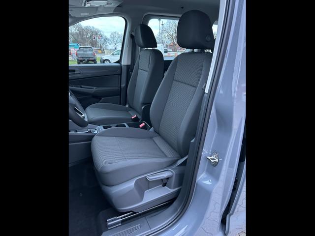 Volkswagen / Caddy / Grau / / / 1.5 TSI DSG / SHZ AHK