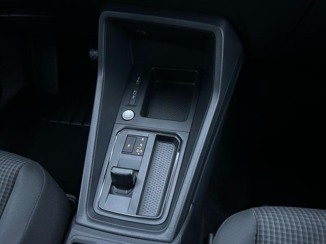 Volkswagen / Caddy / Grau / / / 1.5 TSI DSG / SHZ AHK