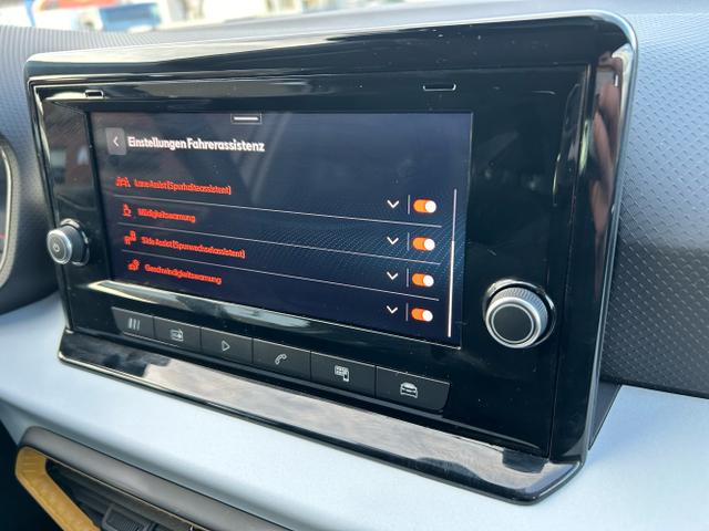 Seat / Arona / Wei&szlig; / / / 1.0 TSI / Blind Spot Full Link