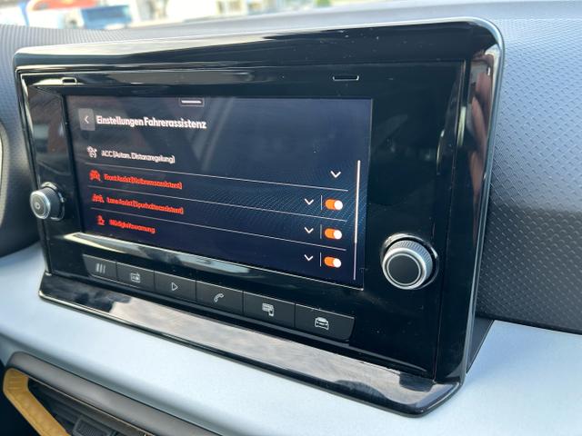 Seat / Arona / Wei&szlig; / / / 1.0 TSI / Blind Spot Full Link