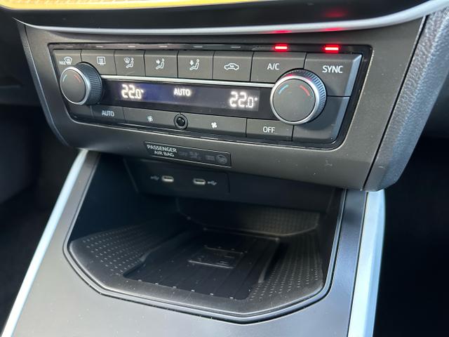 Seat / Arona / Wei&szlig; / / / 1.0 TSI / Blind Spot Full Link