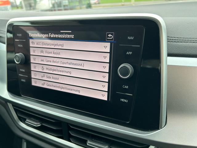 Volkswagen / T-Roc Cabriolet / Blau / / / Cabriolet 1.5 TSI / Windschott 