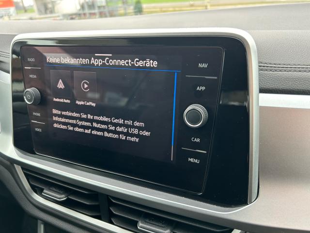 Volkswagen / T-Roc Cabriolet / Blau / / / Cabriolet 1.5 TSI / Windschott 