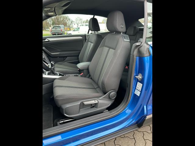 Volkswagen / T-Roc Cabriolet / Blau / / / Cabriolet 1.5 TSI / Windschott 