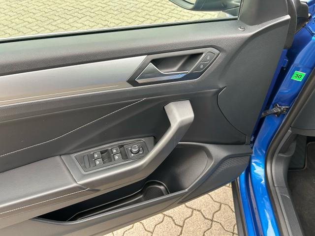 Volkswagen / T-Roc Cabriolet / Blau / / / Cabriolet 1.5 TSI / Windschott 