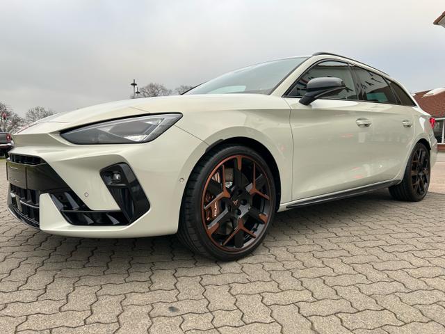 Lagerfahrzeug Cupra Leon Sportstourer - VZ Extreme 2.0 TSI DSG 4Drive / Pano