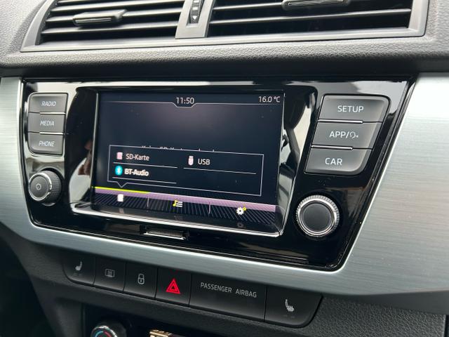 Skoda / Fabia / Blau / / / 1.0 TSI / Sitzheizung