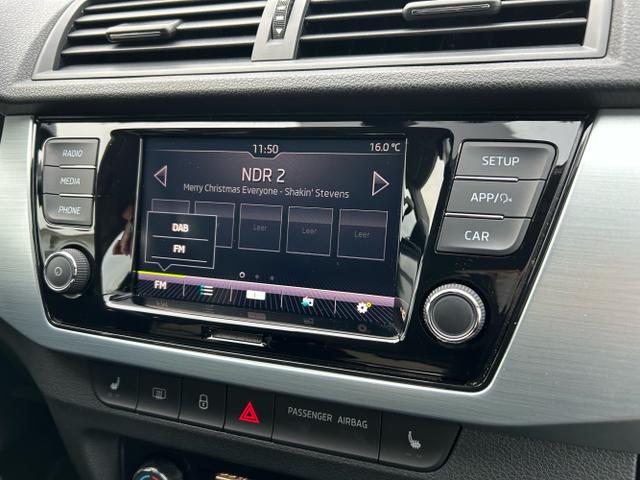 Skoda / Fabia / Blau / / / 1.0 TSI / Sitzheizung