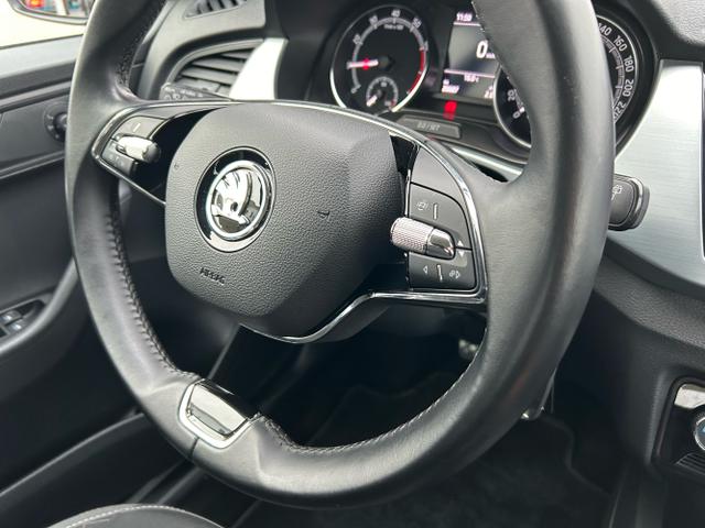 Skoda / Fabia / Blau / / / 1.0 TSI / Sitzheizung