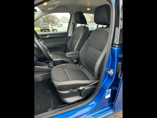 Skoda / Fabia / Blau / / / 1.0 TSI / Sitzheizung