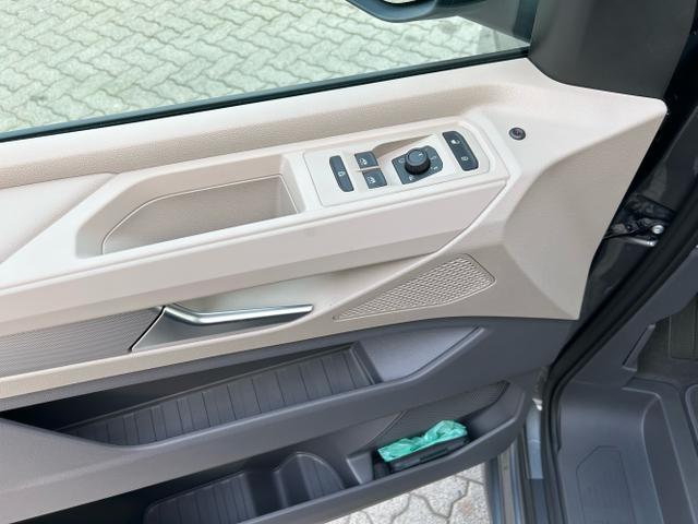 Volkswagen / T7 Multivan / Grau / / / 2.0 TDI DSG / Matrix-LED