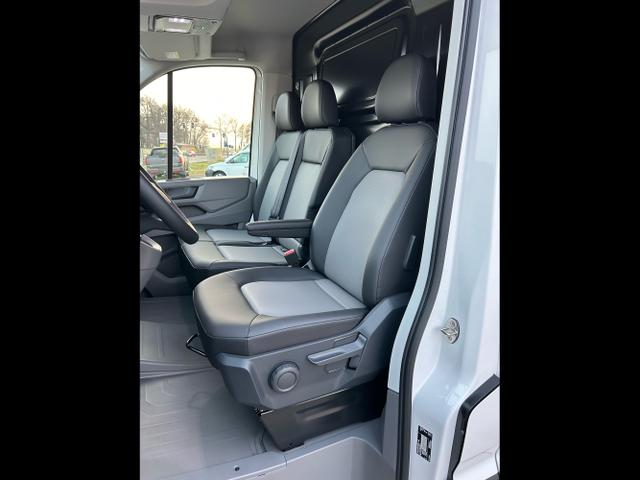 Volkswagen / Crafter Kastenwagen / Wei&szlig; / / / 35 2.0 TDI MR 4x4 Aut. L3H2 / Sperre