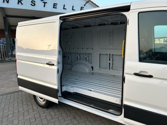 Volkswagen / Crafter Kastenwagen / Wei&szlig; / / / 35 2.0 TDI MR 4x4 Aut. L3H2 / Sperre