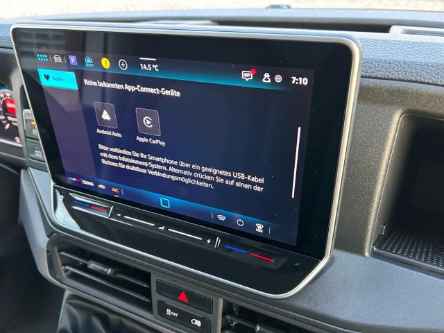 Volkswagen / Crafter Kastenwagen / Wei&szlig; / / / 30 2.0 TDI MR L3H2 / 4 J. Garantie