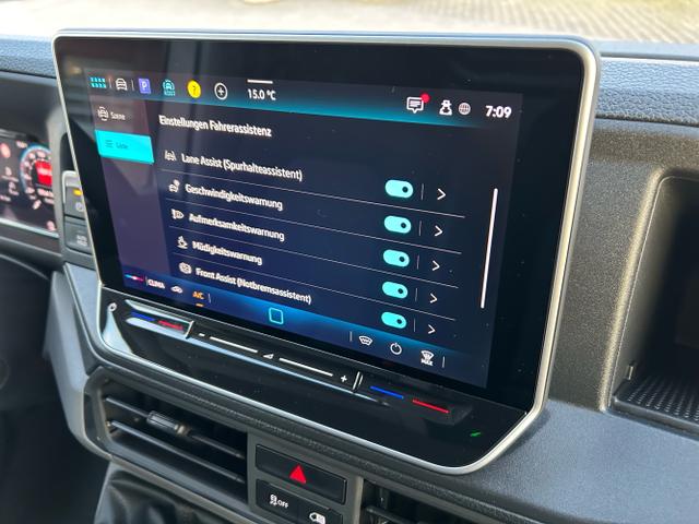 Volkswagen / Crafter Kastenwagen / Wei&szlig; / / / 30 2.0 TDI MR L3H2 / 4 J. Garantie