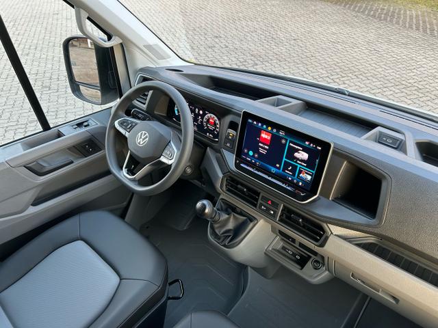 Volkswagen / Crafter Kastenwagen / Wei&szlig; / / / 30 2.0 TDI MR L3H2 / 4 J. Garantie