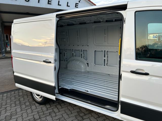 Volkswagen / Crafter Kastenwagen / Wei&szlig; / / / 30 2.0 TDI MR L3H2 / 4 J. Garantie