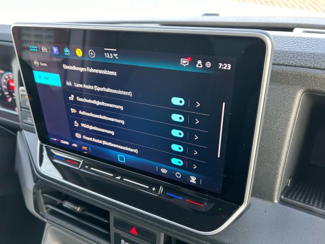 Volkswagen / Crafter Kastenwagen / Wei&szlig; / / / 30 2.0 TDI MR Aut. L3H2 / 4 J. Garantie