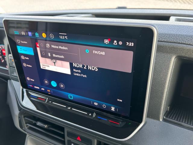 Volkswagen / Crafter Kastenwagen / Wei&szlig; / / / 30 2.0 TDI MR Aut. L3H2 / 4 J. Garantie